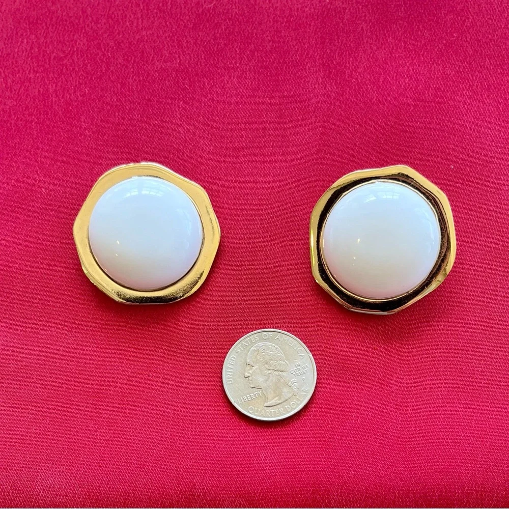 Vintage Carol Dauplaise Earrings - Picture 14 of 16